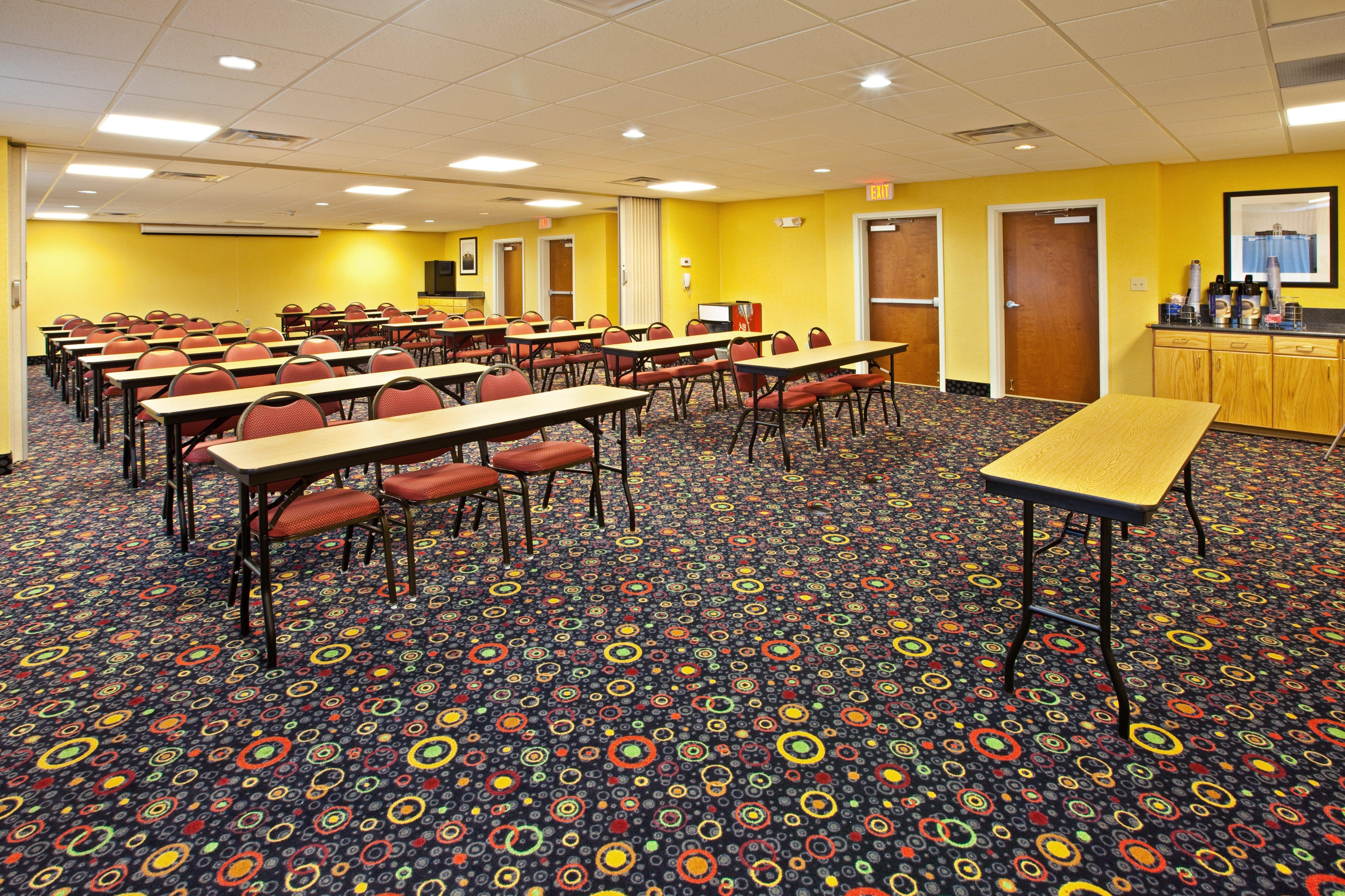 Holiday Inn Express Hotel & Suites Louisville South-Hillview, An Ihg Hotel Buitenkant foto
