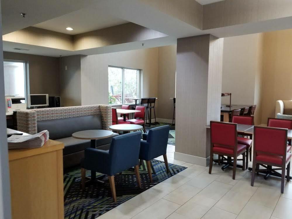 Holiday Inn Express Hotel & Suites Louisville South-Hillview, An Ihg Hotel Buitenkant foto